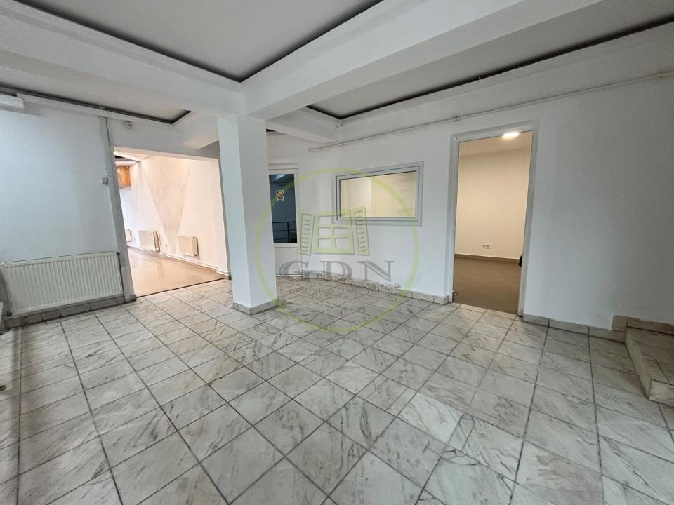 Spatiu comercial, 218 mp, parter, 5 incaperi, cartier Brazda, zona Amaradia