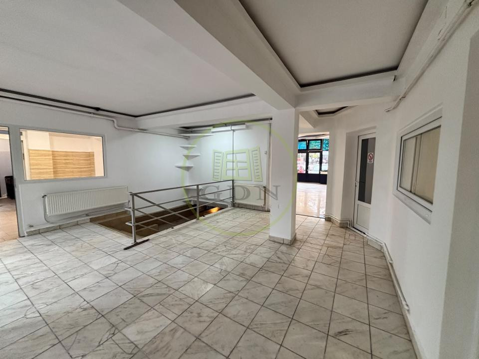 Spatiu comercial, 218 mp, parter, 5 incaperi, cartier Brazda, zona Amaradia