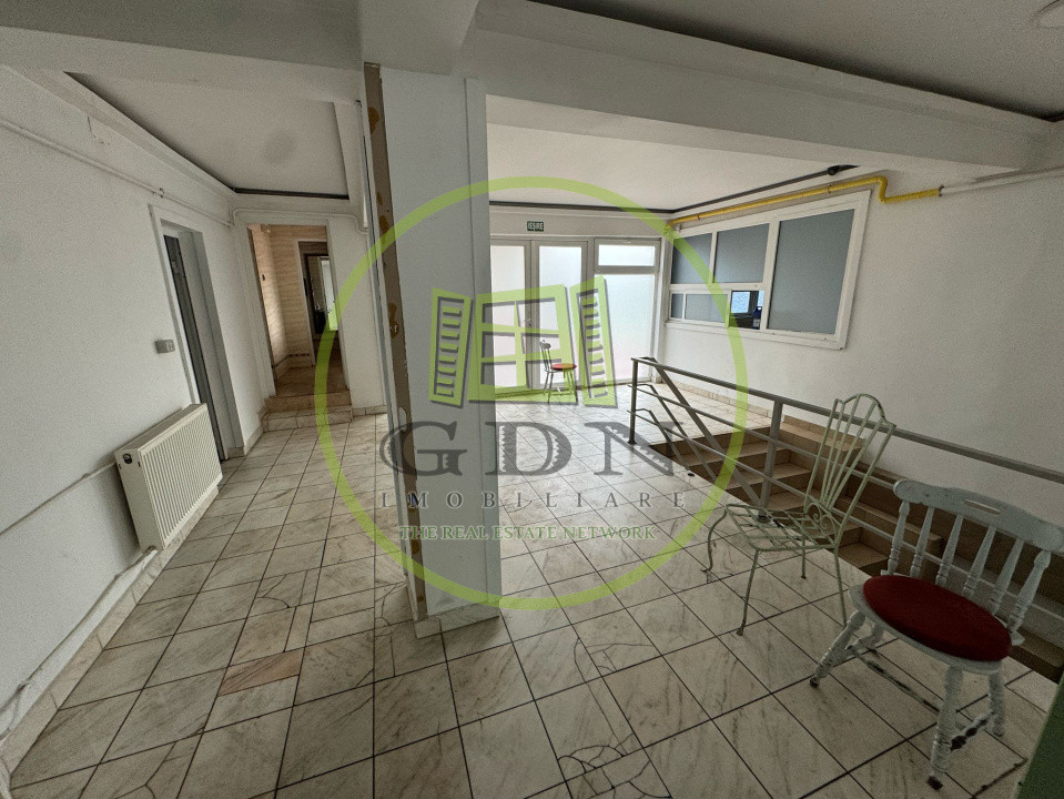 Spatiu comercial, 233mp, D+P, 6 incaperi, cartier Brazda, zona Amaradia