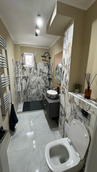 De vânzare apartament cu 3 camere Focșani