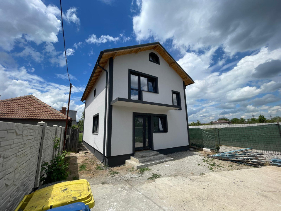 Casă semifinisată P+1 cu 643mp de teren în Bariera Vâlcii