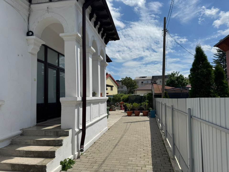 De vânzare casă deosebită in stil Brâncovenesc în zona centrală a orașului 