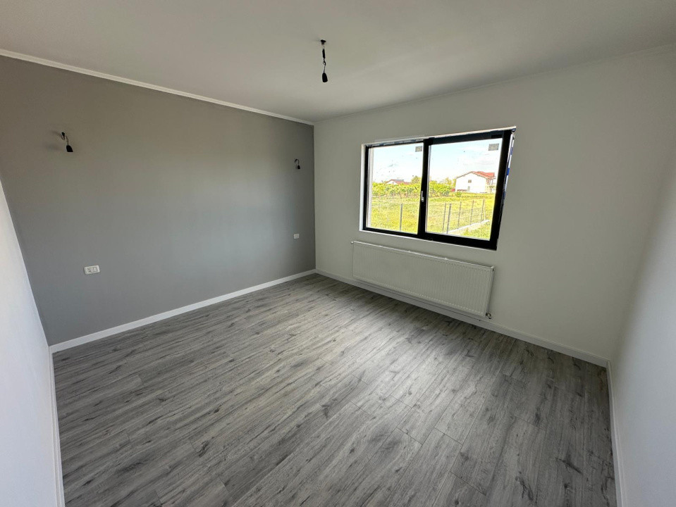 Casă 3 camere, 100 mp utili, de vânzare