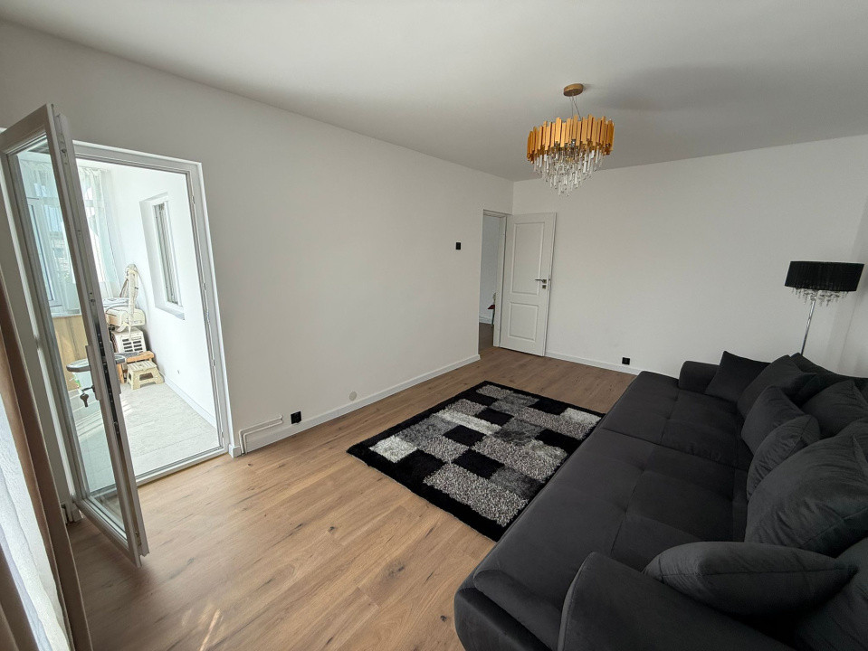 Apartament 3 camere, decomandat, 71mp, Rovine, zona Dezrobirii.