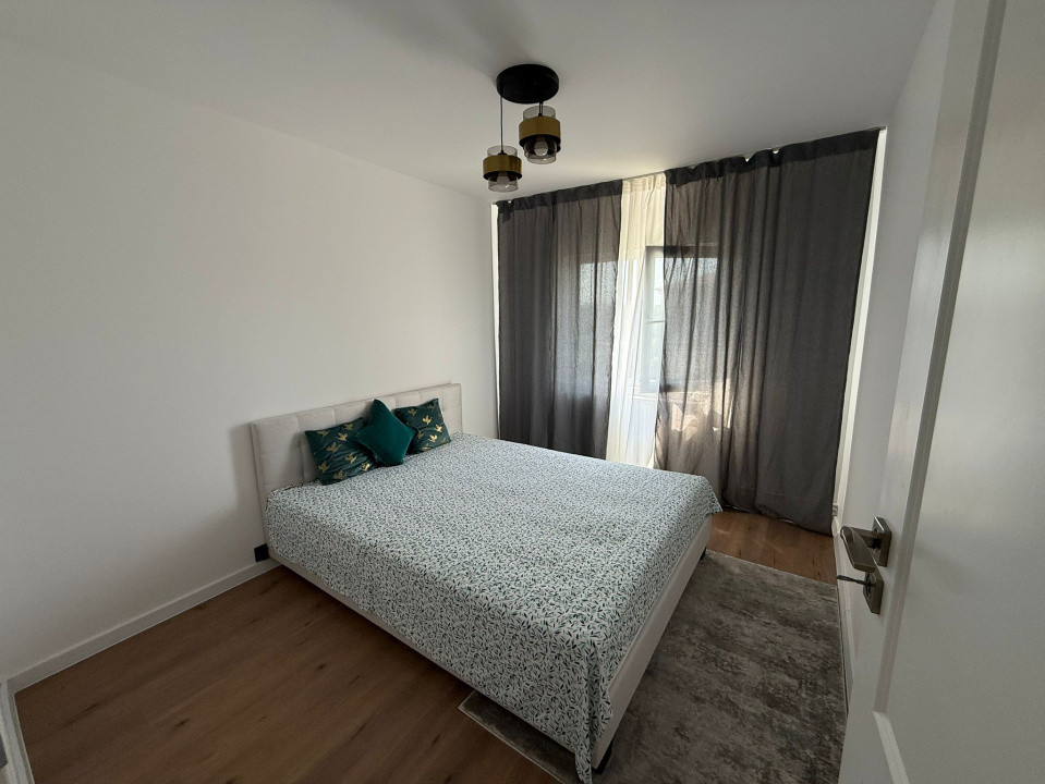 Apartament 3 camere, decomandat, 71mp, Rovine, zona Dezrobirii.