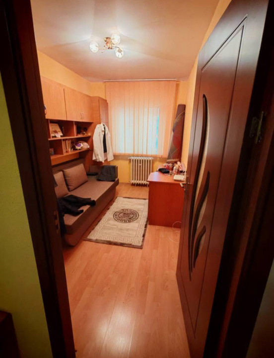 Apartament de închiriat, 3 camere, 68mp utili, zona Valea Aurie