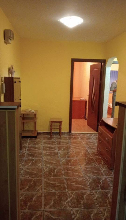 Apartament de închiriat, 3 camere, 68mp utili, zona Valea Aurie