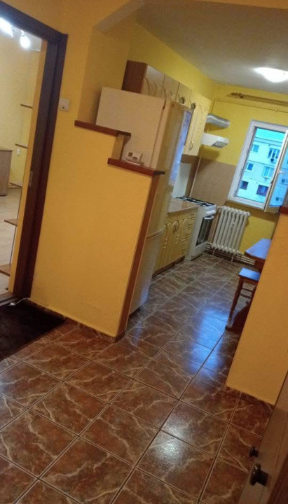 Apartament de închiriat, 3 camere, 68mp utili, zona Valea Aurie