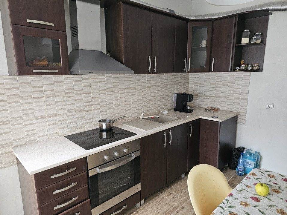 Casa vila cu 10 camere, loc Izbuc, Bihor