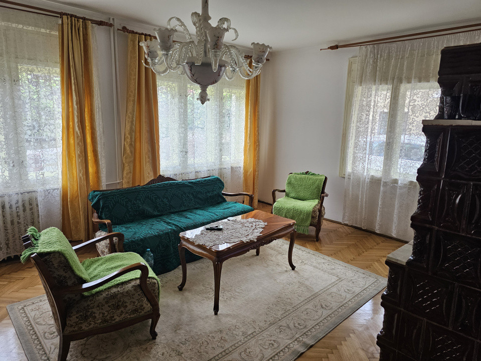 Casa vila cu 10 camere, loc Izbuc, Bihor