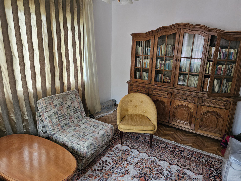 Casa vila cu 10 camere, loc Izbuc, Bihor