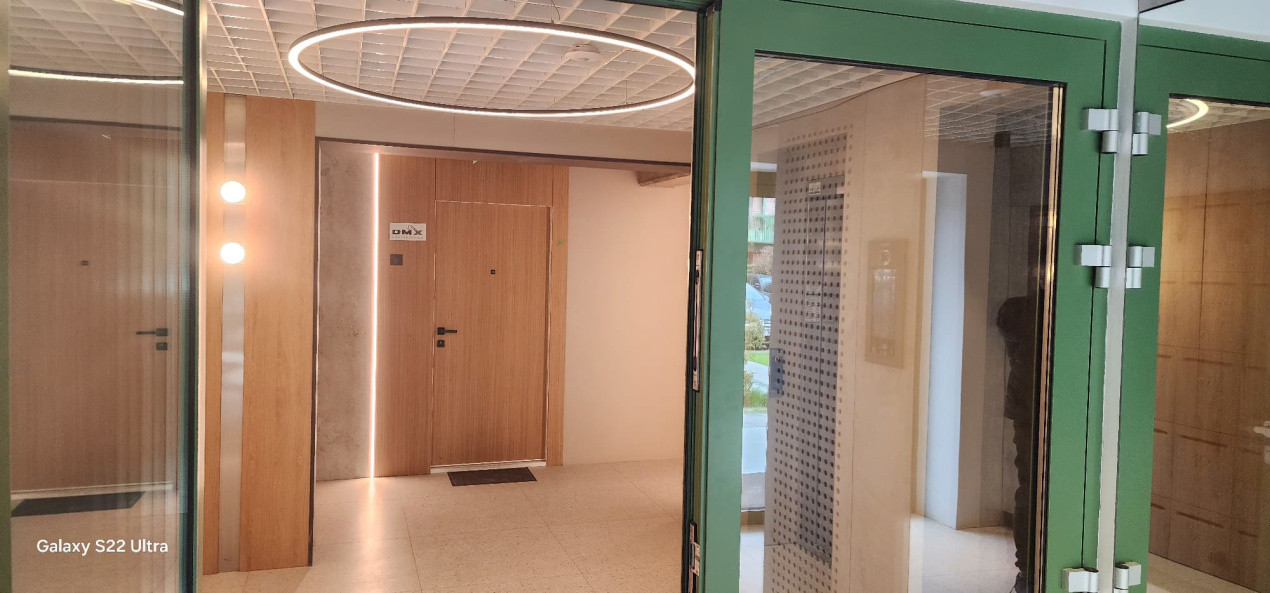 Locuință Modernă la Prima Închiriere – Mobilată Complet, Bloc cu Lift