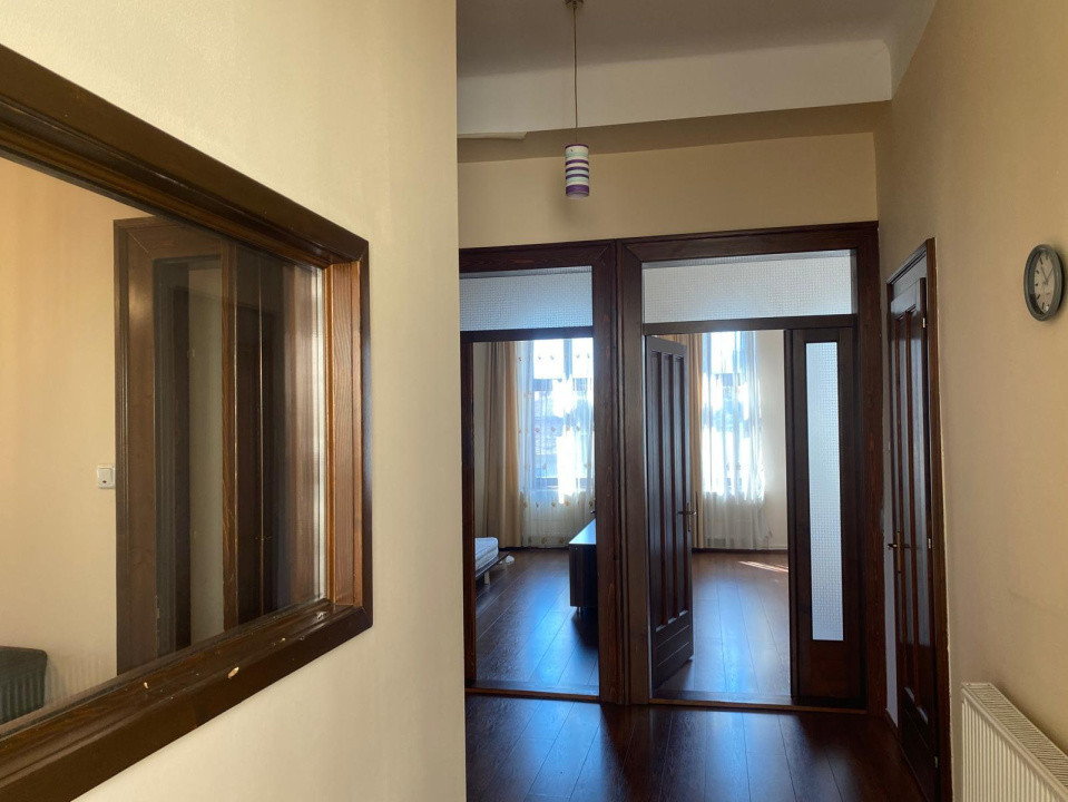 Apartament spațios 3 camere ultracentral