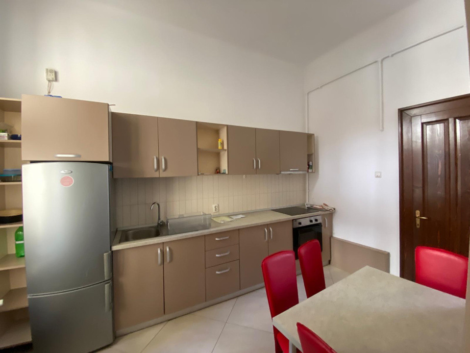 Apartament spațios 3 camere ultracentral