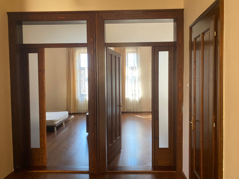 Apartament spațios 3 camere ultracentral