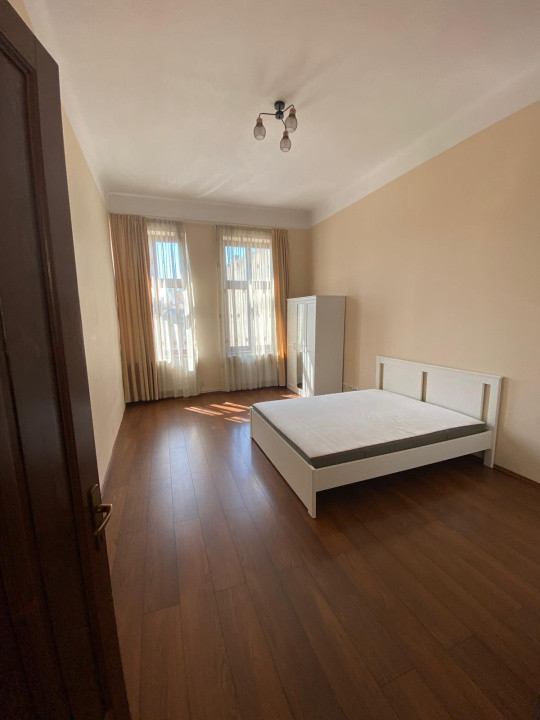 Apartament spațios 3 camere ultracentral