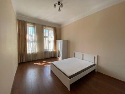 Apartament spațios 3 camere ultracentral