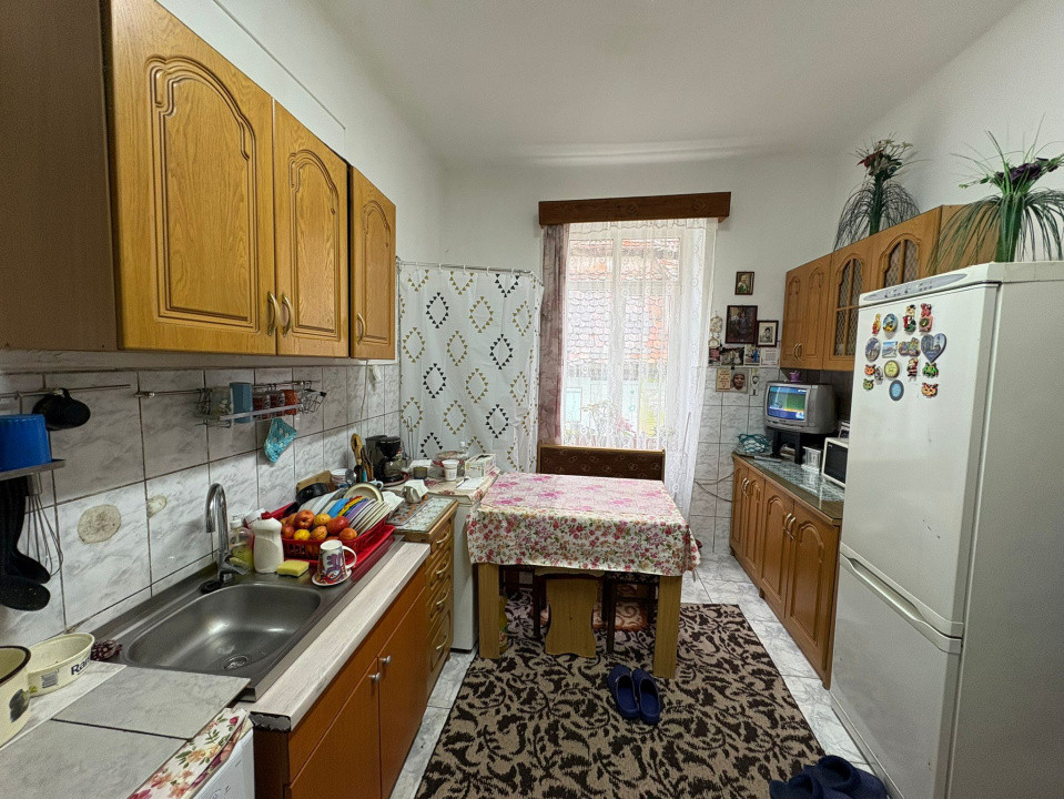 Apartament de vânzare 3 camere | 68 mp | Central