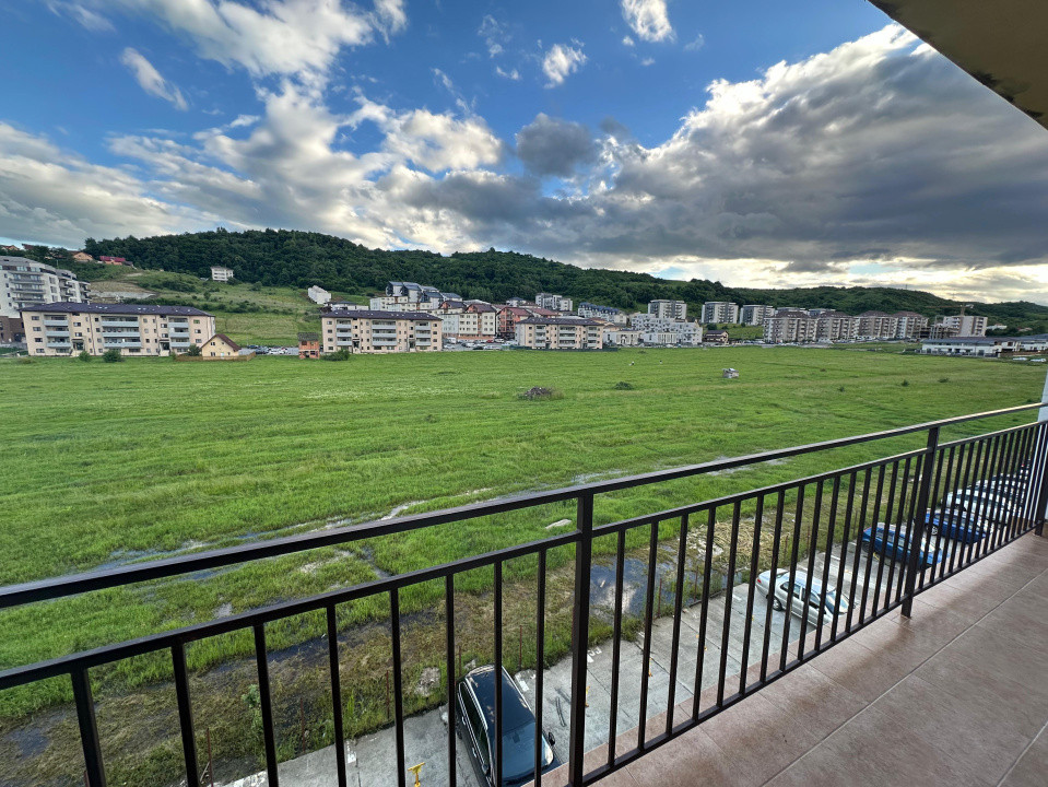 Apartament spatios de vanzare in Floresti!