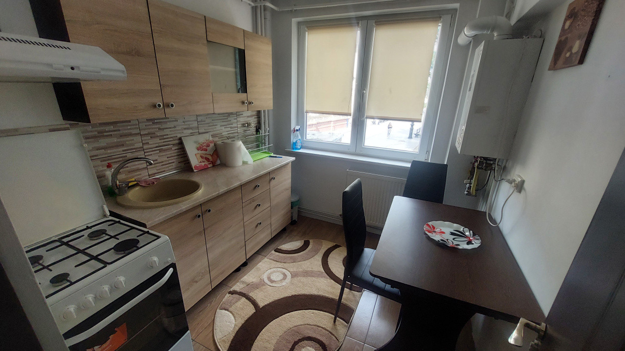 Apartament ultracentral ,etajul 1, zona English Park