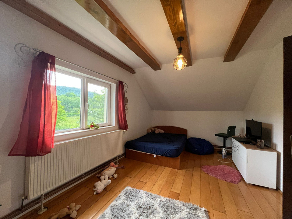 Casa cu 4 camere si 7 ari de teren Tauti Magheraus