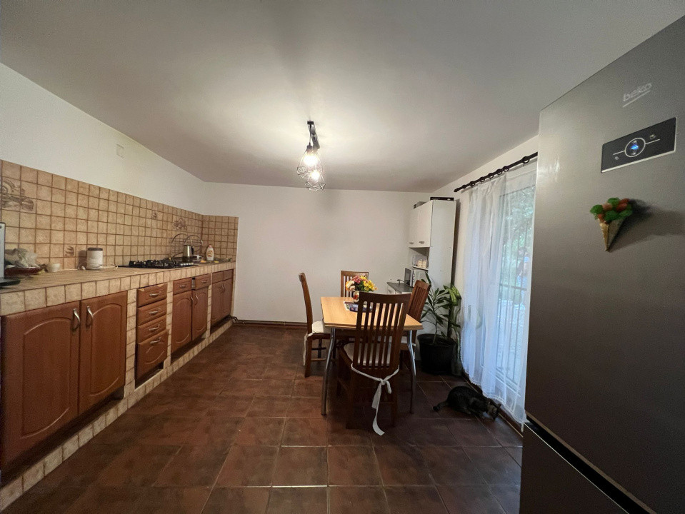Casa cu 4 camere si 7 ari de teren Tauti Magheraus