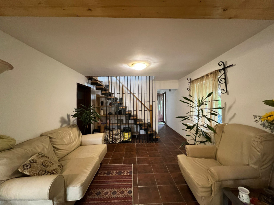 Casa cu 4 camere si 7 ari de teren Tauti Magheraus