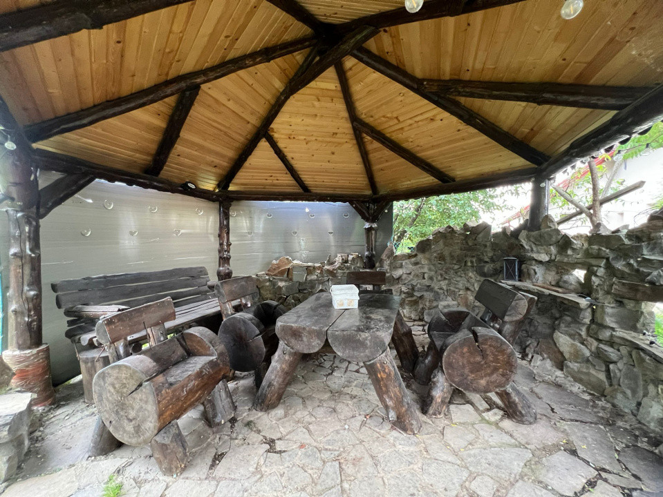 Casa cu 4 camere si 7 ari de teren Tauti Magheraus
