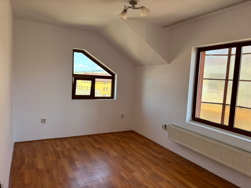 Oportunitate! Vânzare apart. cu 2+2 camere, etaj 3+M, Florești, 87000 Eur