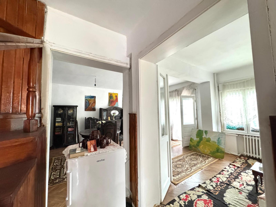 Apartament de vanzare la vila cu 4 apartamente - tip Casa P+2 cu garaj