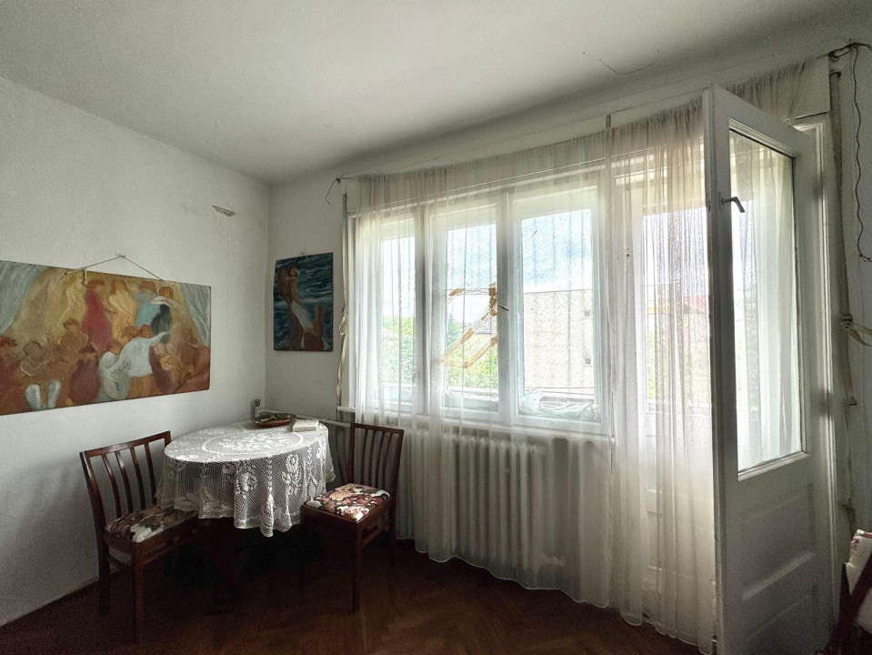 Apartament de vanzare la vila cu 4 apartamente - tip Casa P+2 cu garaj