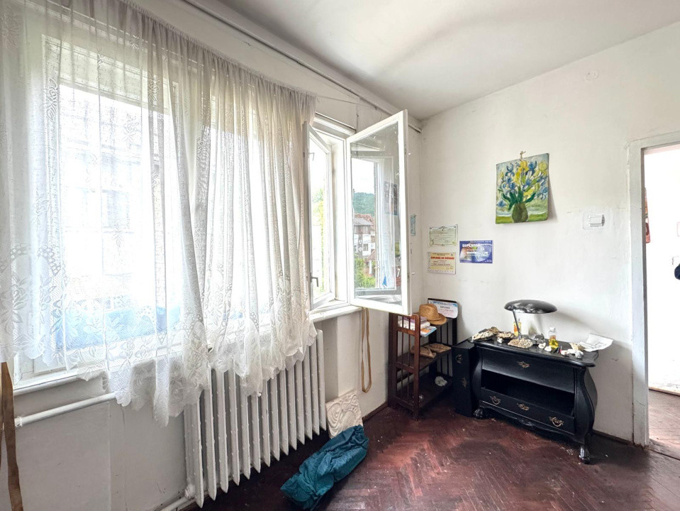 Apartament de vanzare la vila cu 4 apartamente - tip Casa P+2 cu garaj