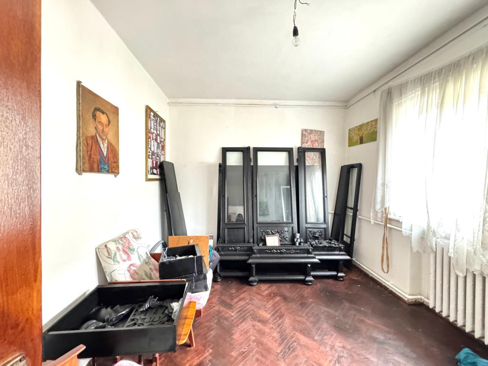 Apartament de vanzare la vila cu 4 apartamente - tip Casa P+2 cu garaj