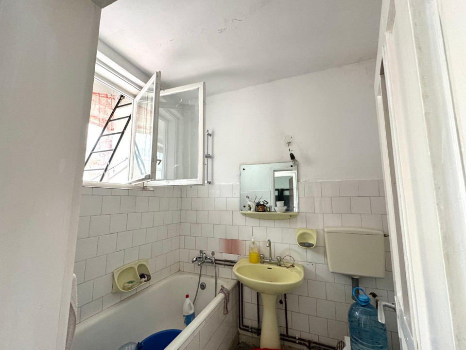 Apartament de vanzare la vila cu 4 apartamente - tip Casa P+2 cu garaj