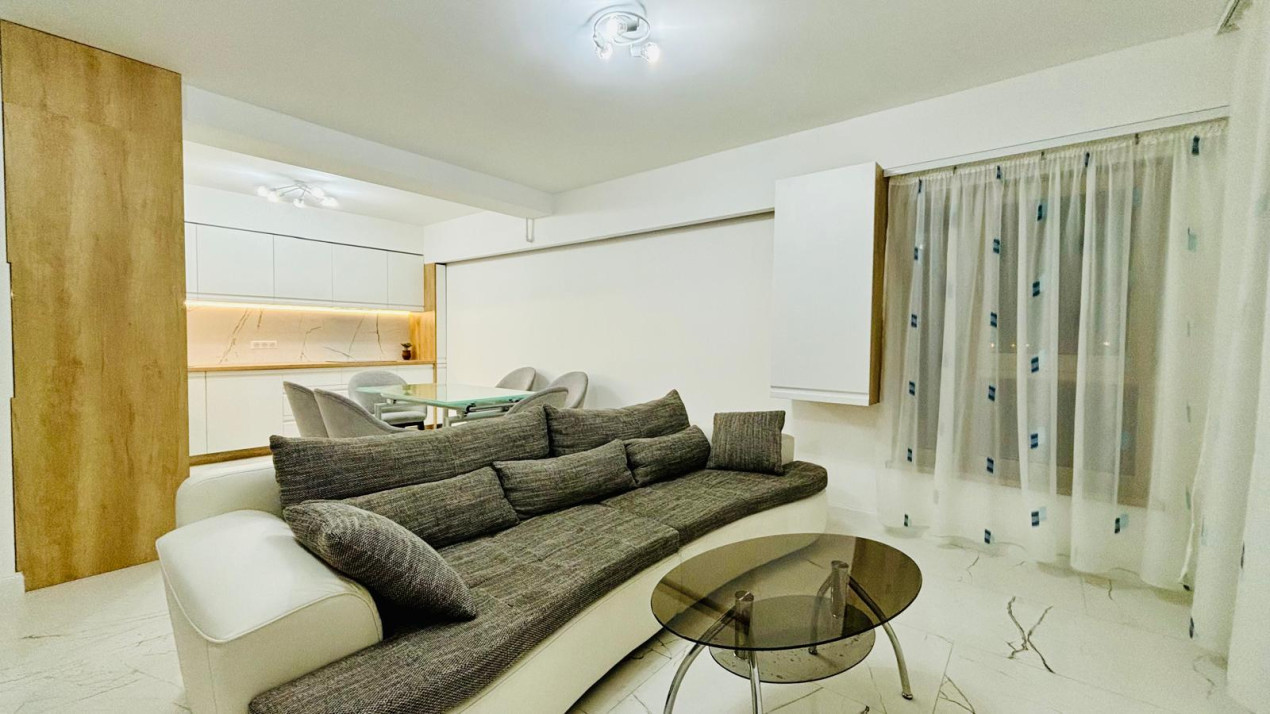 Apartament 3 camere de închiriat Bloc nou