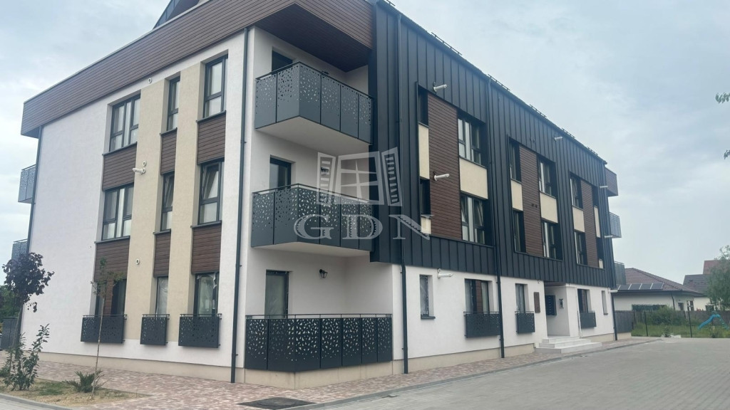Apartament 3 camere de închiriat Bloc nou