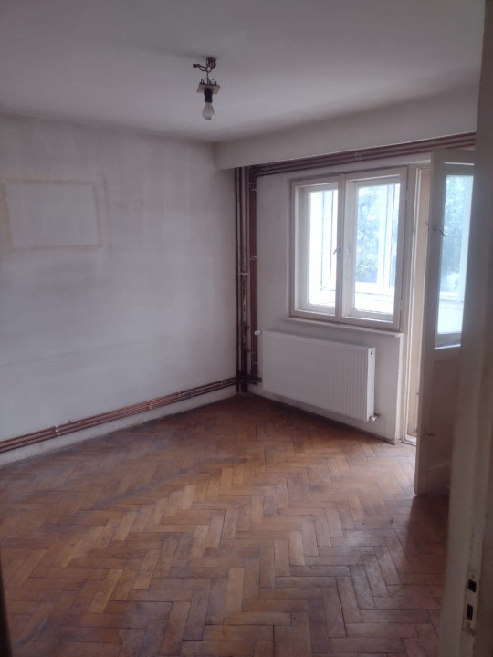 Ocazie! Apart. cu 2 cam., Calea Florești, 129000 Eur, 48 mp.
