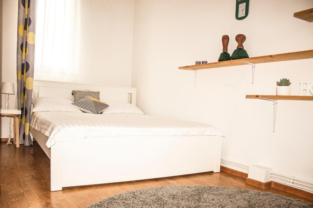 Apart. cu 2 camere, mobilat, 52 mp.! Preț avantajos! 115000 Eur. Mănăștur