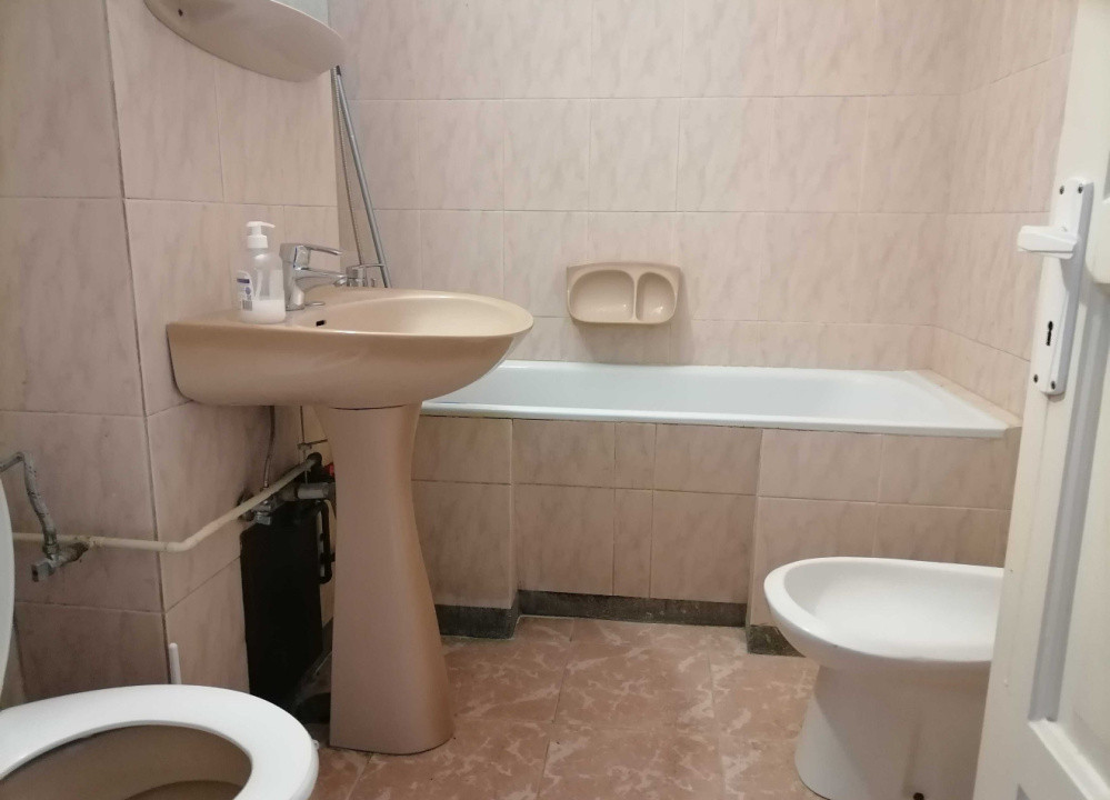 Apartament de închiriat, 4 camere, 100mp utili, zona Calea Dumbravii