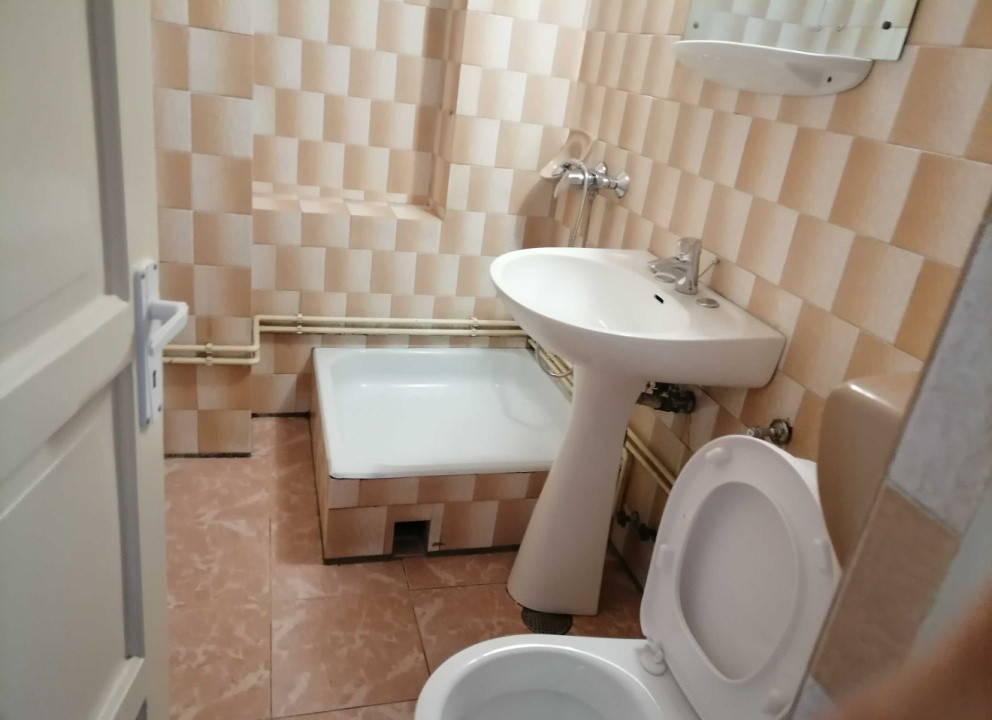 Apartament de închiriat, 4 camere, 100mp utili, zona Calea Dumbravii