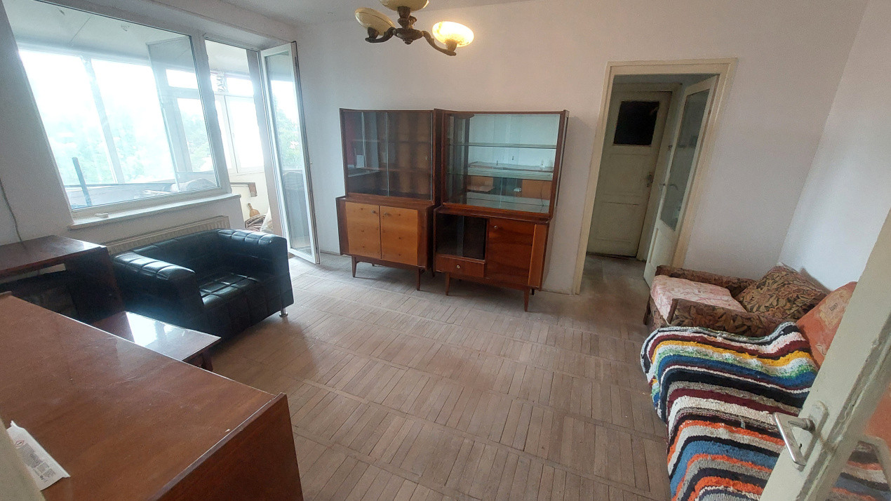 Apartament 3 camere semidecomandat, Nicolae Titulescu zona Fantasy Park