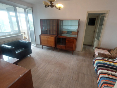 Apartament 3 camere semidecomandat, Nicolae Titulescu zona Fantasy Park