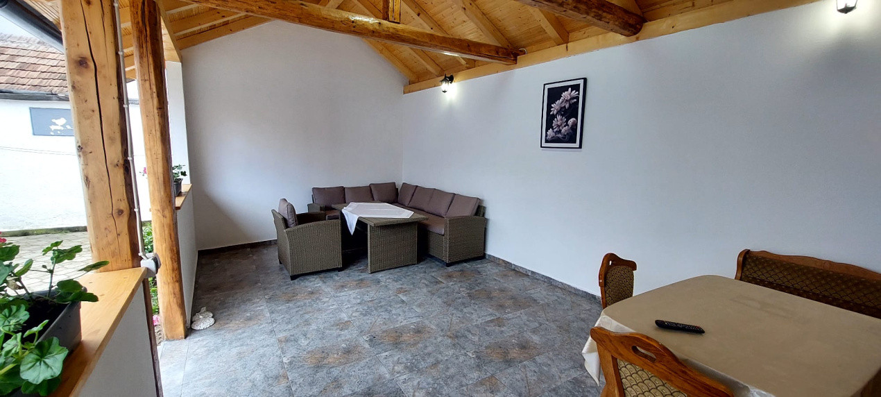 Vila cu 7 camere cu suprafata utila de 404mp spre vanzare in Seica Mare