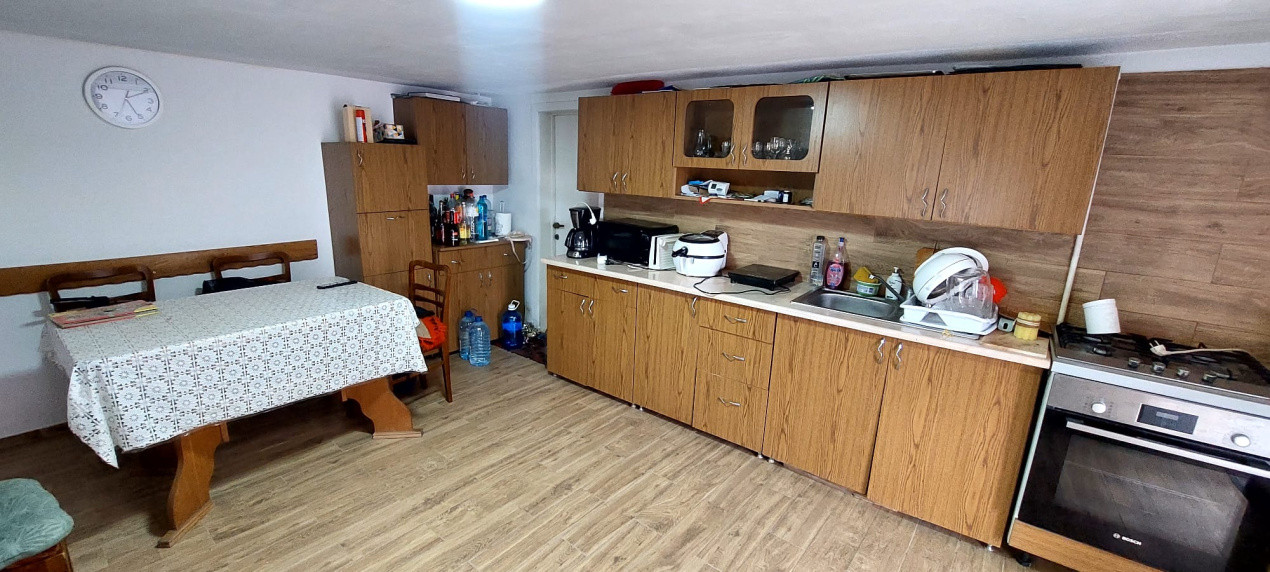 Vila cu 7 camere cu suprafata utila de 404mp spre vanzare in Seica Mare