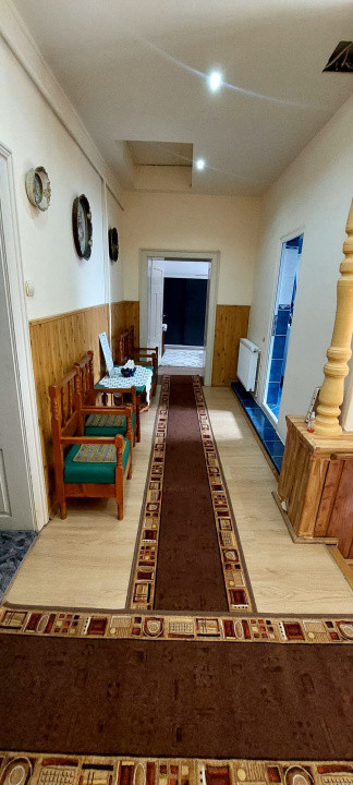 Vila cu 7 camere cu suprafata utila de 404mp spre vanzare in Seica Mare