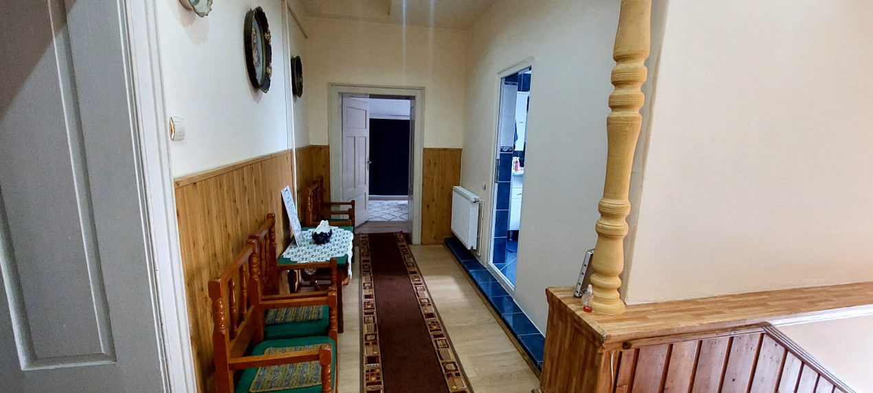 Vila cu 7 camere cu suprafata utila de 404mp spre vanzare in Seica Mare