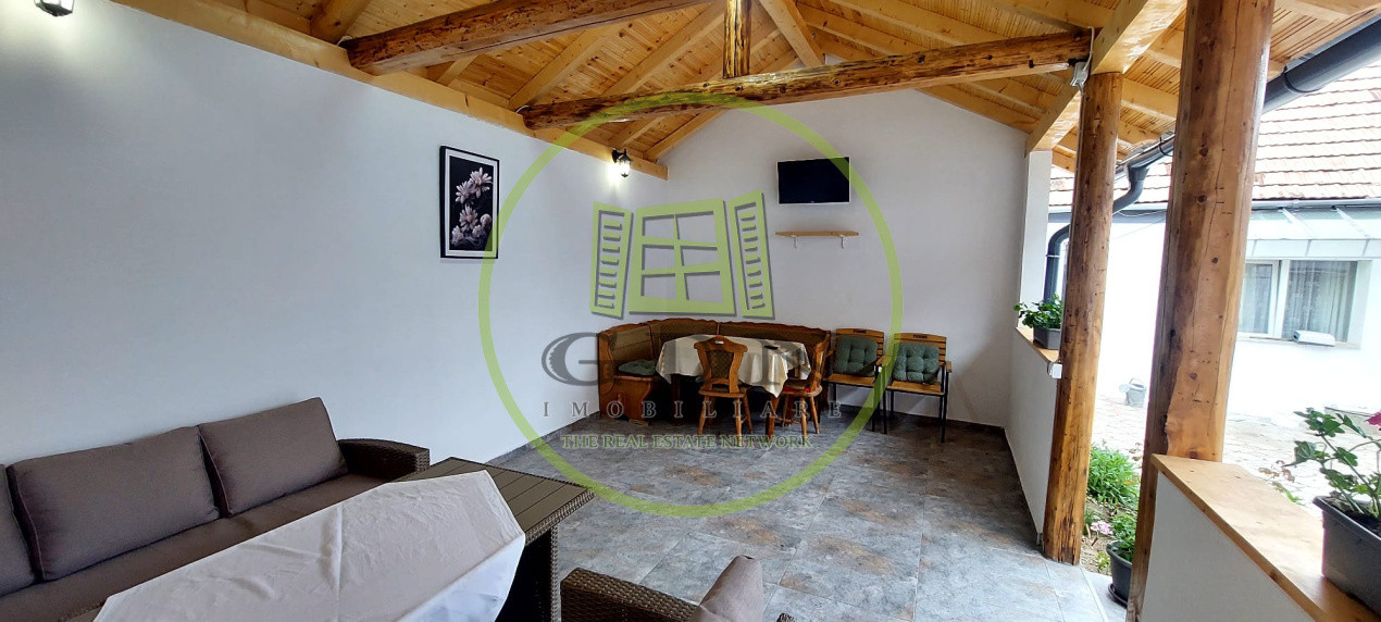 Vila cu 7 camere cu suprafata utila de 404mp spre vanzare in Seica Mare