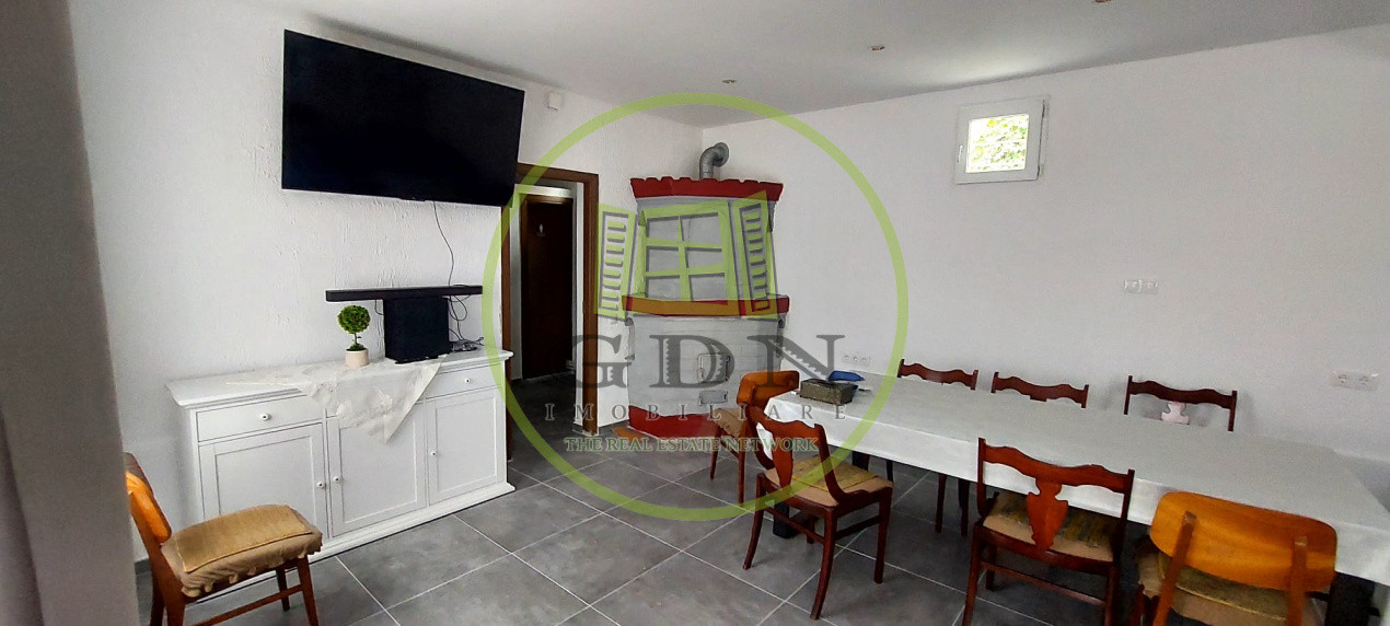 Vila cu 7 camere cu suprafata utila de 404mp spre vanzare in Seica Mare