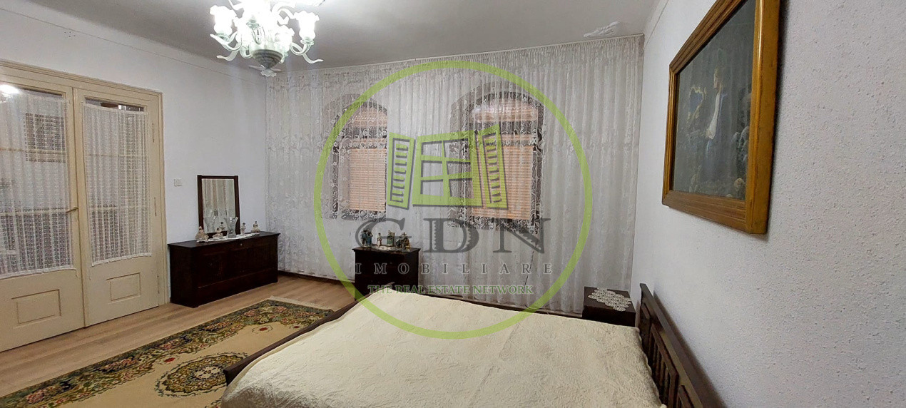 Vila cu 7 camere cu suprafata utila de 404mp spre vanzare in Seica Mare