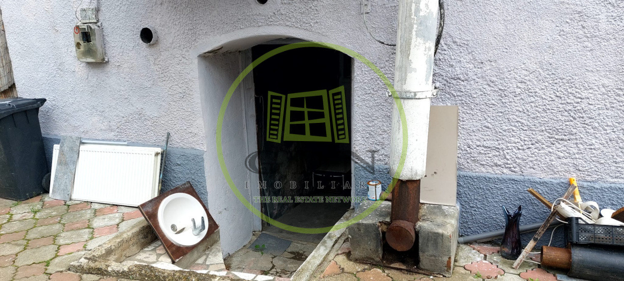 Vila cu 7 camere cu suprafata utila de 404mp spre vanzare in Seica Mare